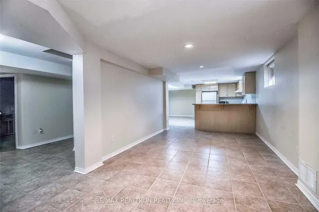 Additional image 22 of 25 Model Ave