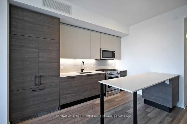 Additional image 9 of 2118 Bloor St Unit 511