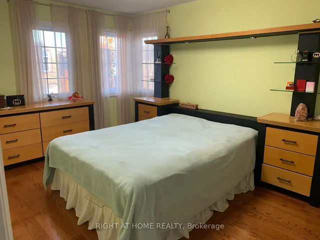 Additional image 21 of 32 Heathcliffe Sq