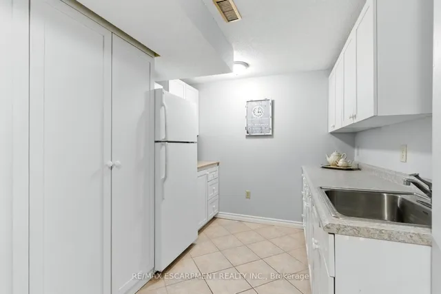 Additional image 34 of 580 Deerhurst Dr