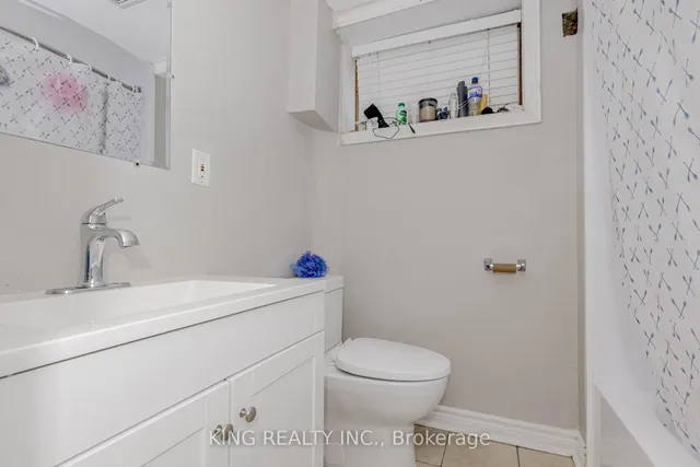 Additional image 43 of 28 AINSLIE Ave