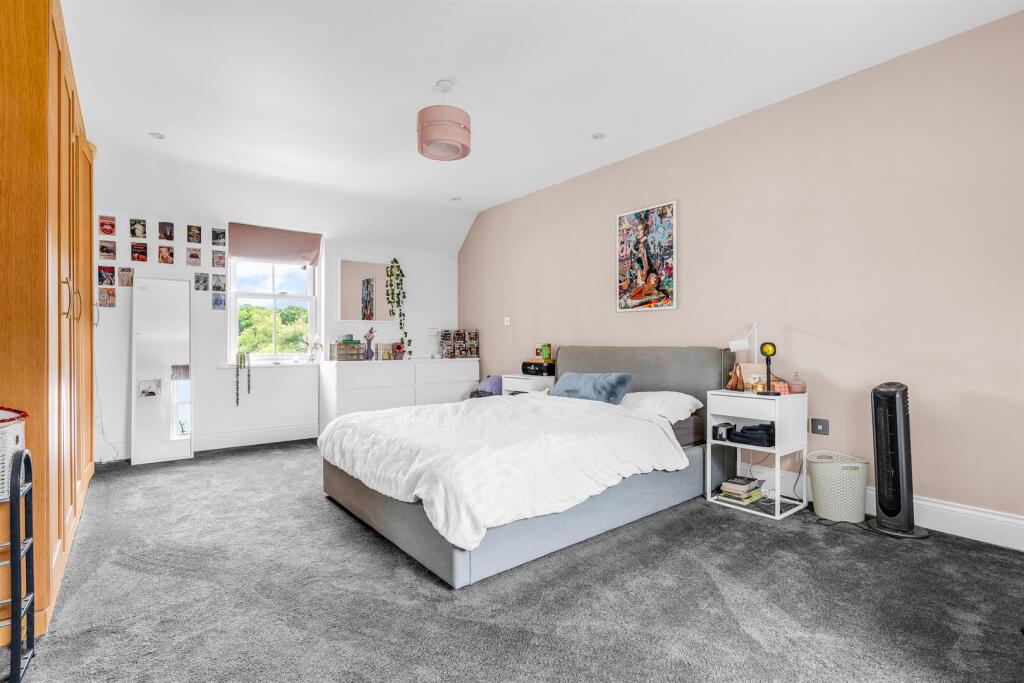 Additional image 17 of Pottersheath Road, Welwyn