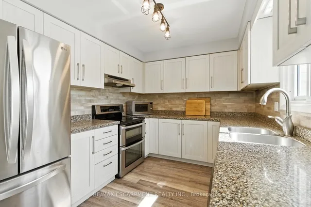 Additional image 6 of 580 Deerhurst Dr