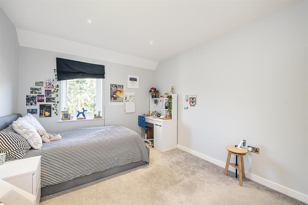 Additional image 9 of Gibbs Close, Harpenden