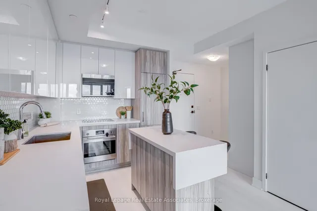 Additional image 8 of 2481 Taunton Rd Unit 607