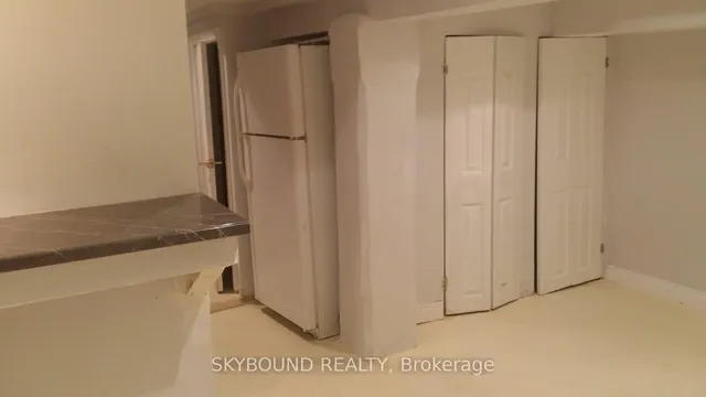 Additional image 20 of 837 Gladstone Ave