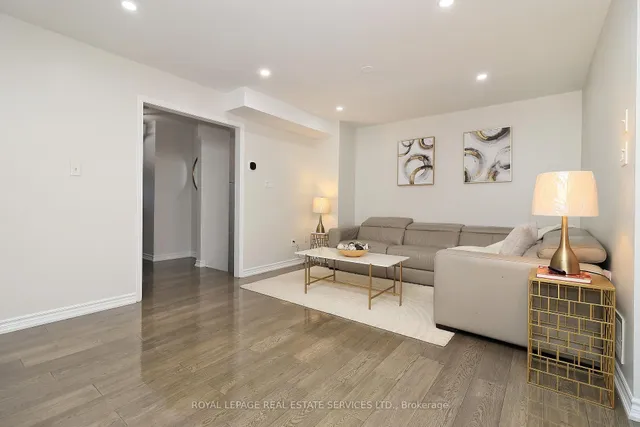 Additional image 8 of 1747 Cobra Cres