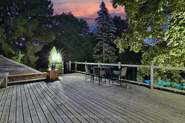 Additional image 12 of 24 School St