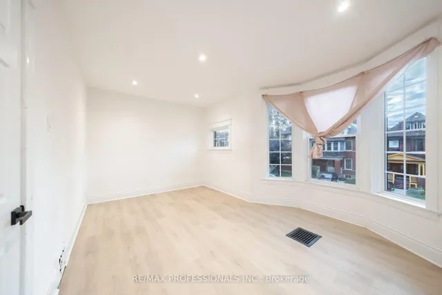 Additional image 20 of 129 Balsam Ave