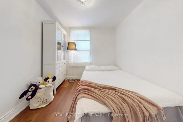 Additional image 24 of 48 Holley Ave