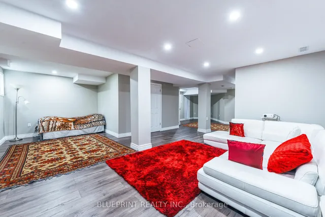 Additional image 11 of 812 Knotty Pine Grve