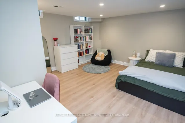 Additional image 32 of 613 Foster Crt