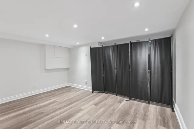 Additional image 27 of 10 Coxwell Ave