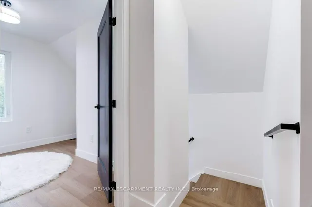 Additional image 31 of 8 Whitfield Ave