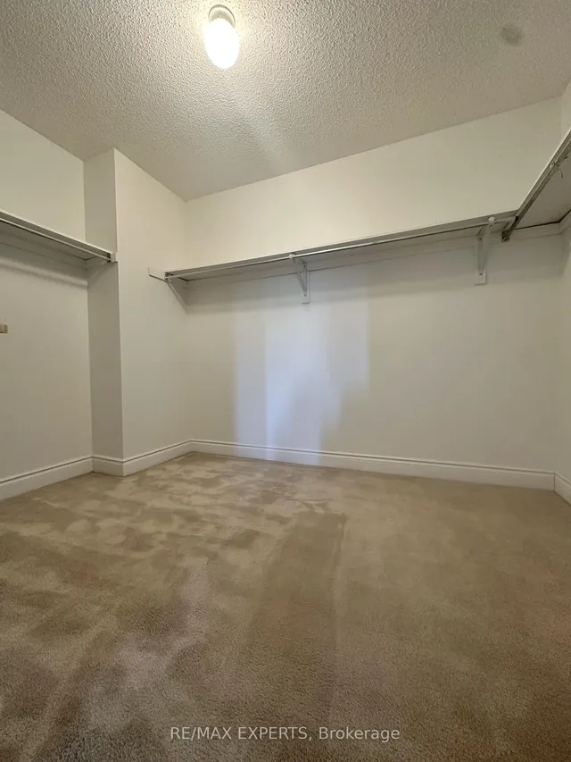 Additional image 23 of 2 Louvre Circ