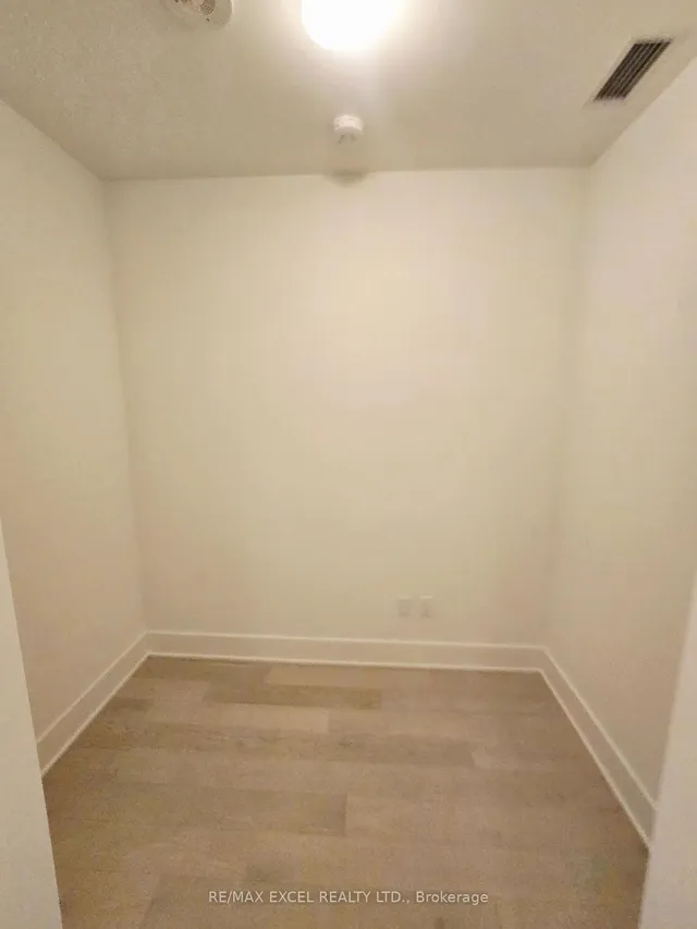 Additional image 36 of 11 Yorkville Ave Unit 6003