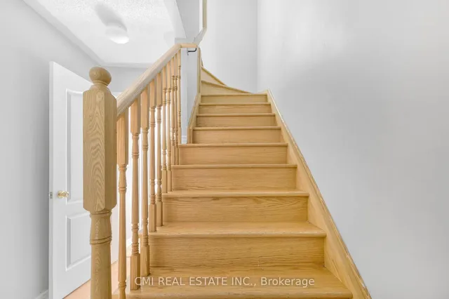 Additional image 11 of 21 Kayak Hts