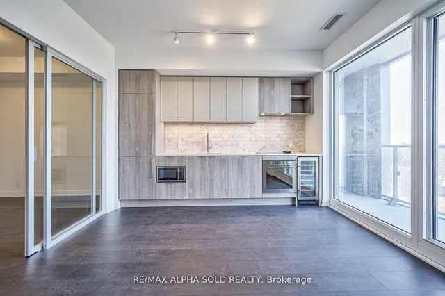 Additional image 10 of 2020 Bathurst St Unit 1108