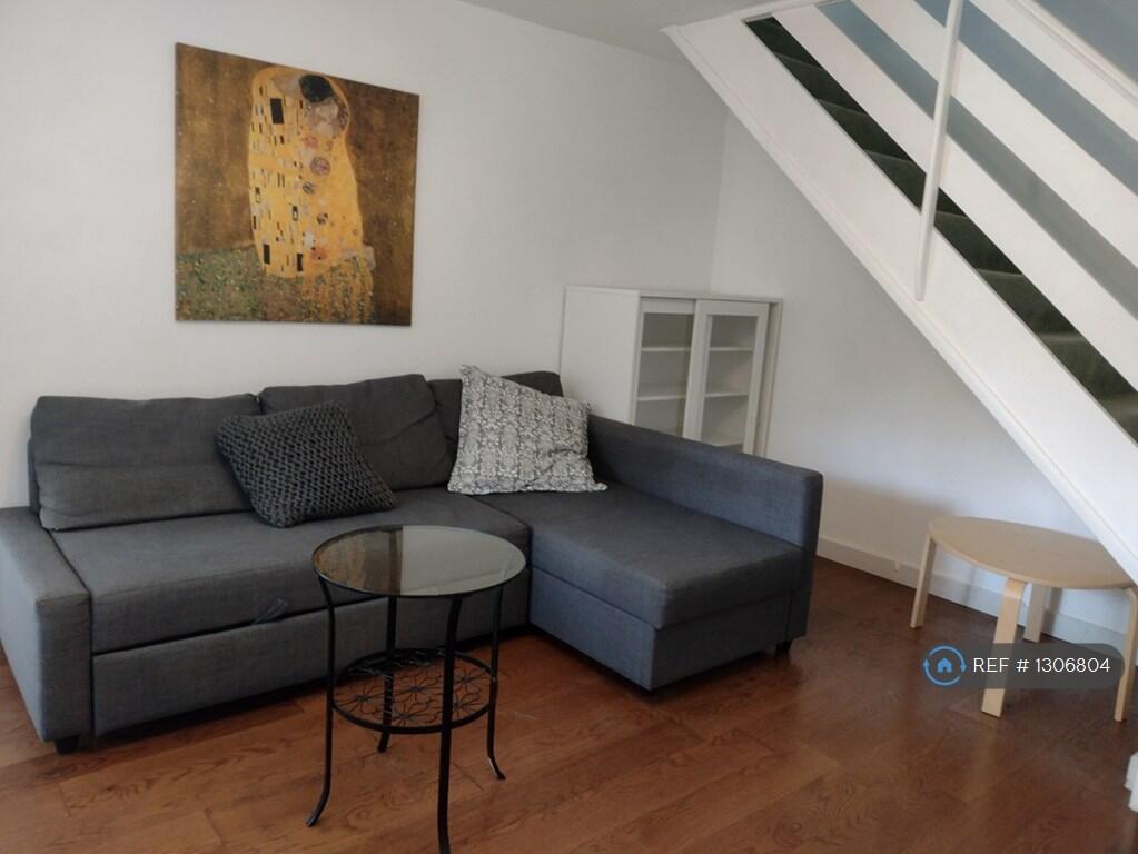Primary image of Riverside Court, St. Albans, AL1