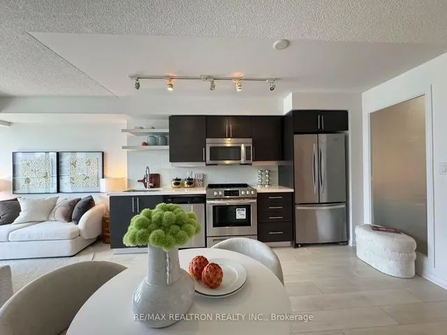 Additional image 2 of 400 Adelaide St Unit 1909