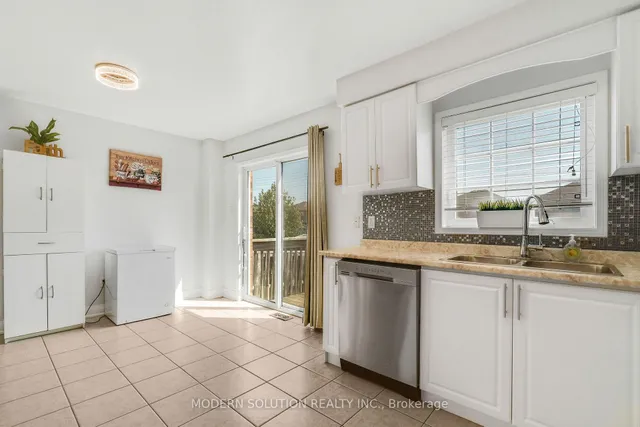 Additional image 15 of 67 Roundstone Dr