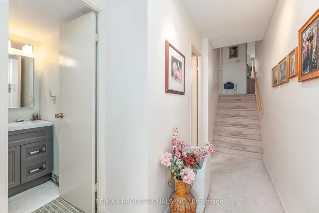 Additional image 14 of 11 Wincott Dr Unit 907