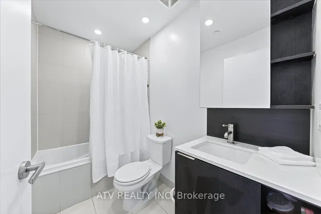 Additional image 15 of 170 Sumach St Unit 1113