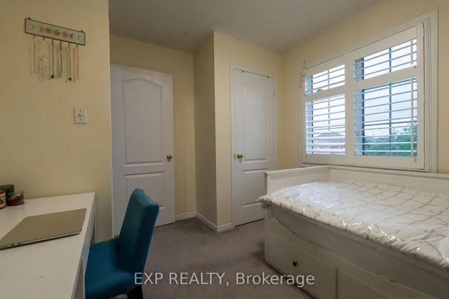 Additional image 23 of 37 Farthingale Cres