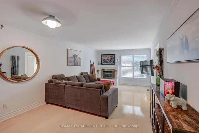 Additional image 11 of 1560 Kerns Rd Unit 5