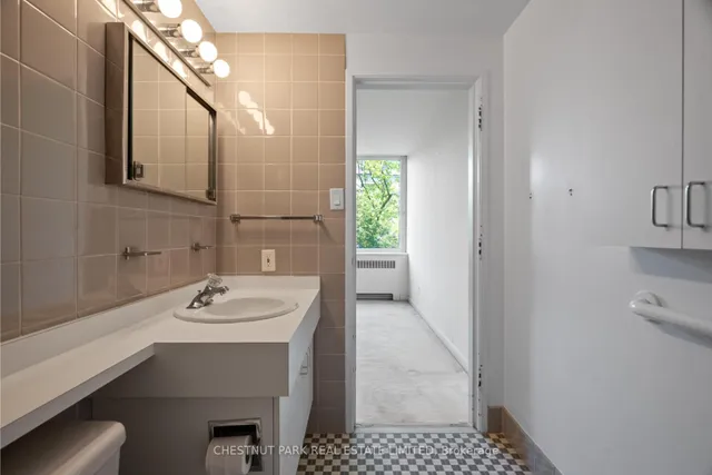 Additional image 17 of 500 Avenue Rd Unit 602