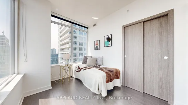 Additional image 17 of 17 Bathurst St Unit 3302