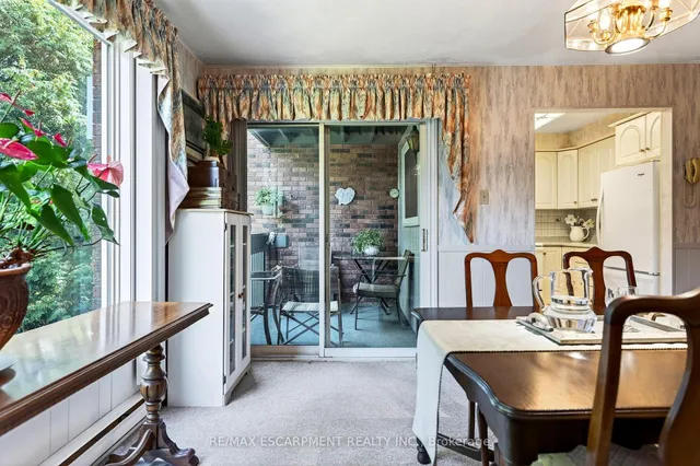 Additional image 14 of 1552 Kerns Rd Unit 4