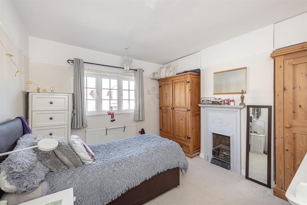 Additional image 8 of Barnfield Road, Harpenden