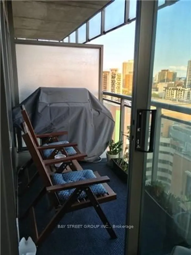 Additional image 4 of 22 Wellesley St Unit 1602