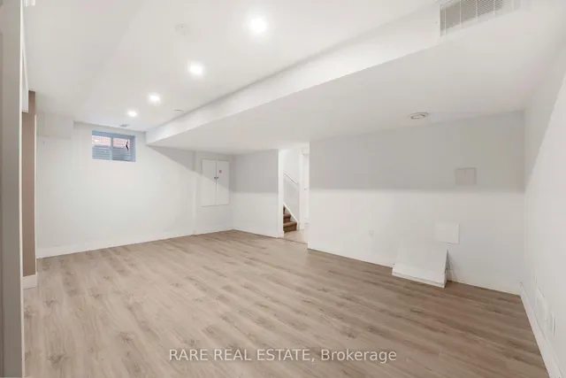 Additional image 43 of 953 Rigo Cross