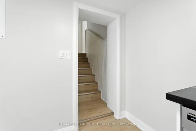 Additional image 39 of 929 UPPER OTTAWA St