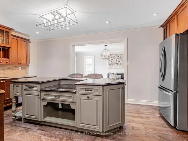 Additional image 6 of 35 Glenmanor Dr