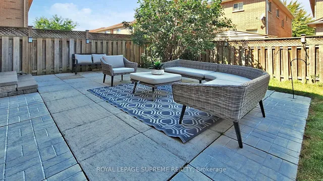 Additional image 34 of 32 Flatfield Terr