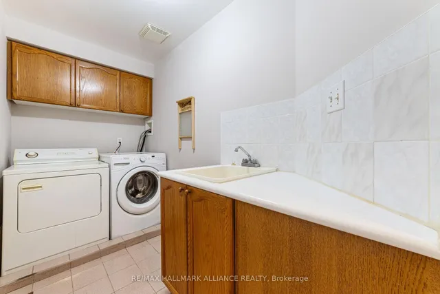 Additional image 21 of 365 Turnberry Cres