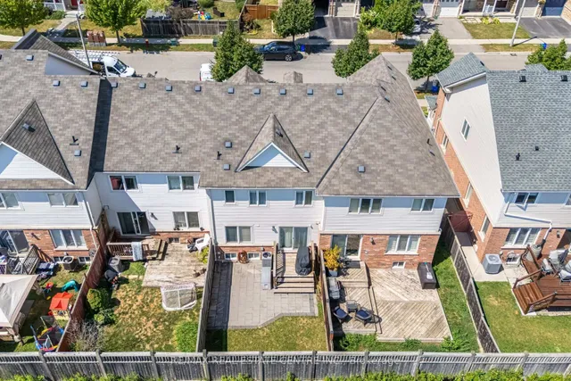 Additional image 42 of 4834 Capri Cres