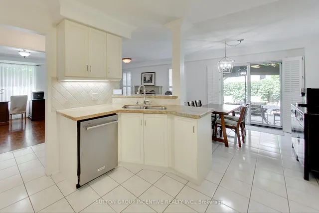 Additional image 19 of 11 Safari Crt