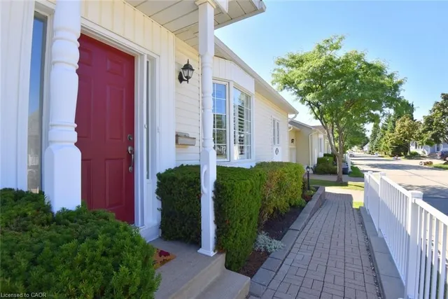 Additional image 3 of 137 Silverbirch Blvd