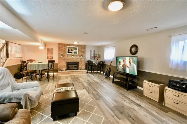 Additional image 20 of 40 Lyton Cres