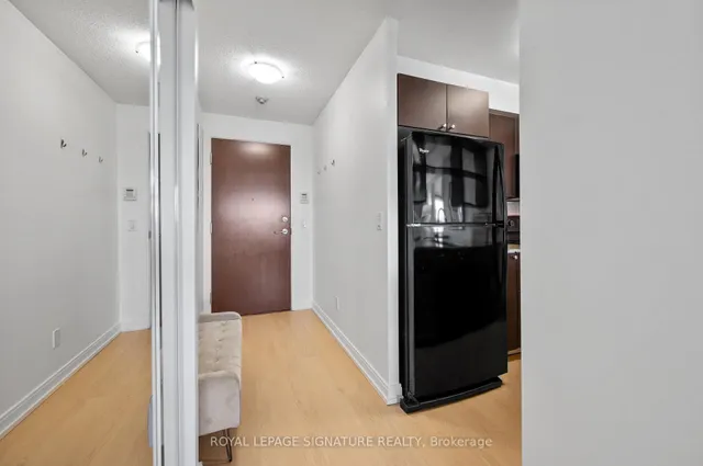 Additional image 12 of 181 Village Green Sq Unit 921