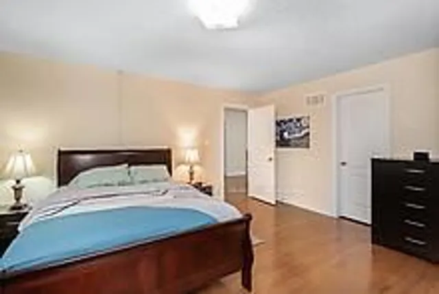 Additional image 32 of 36 Valleyridge Cres