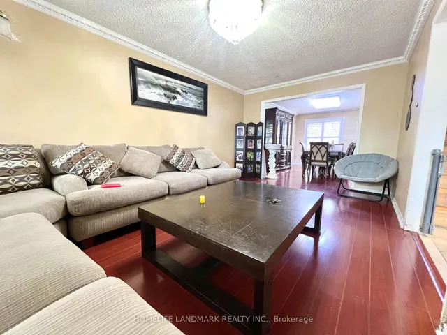 Additional image 3 of 327 Goldhawk Tr