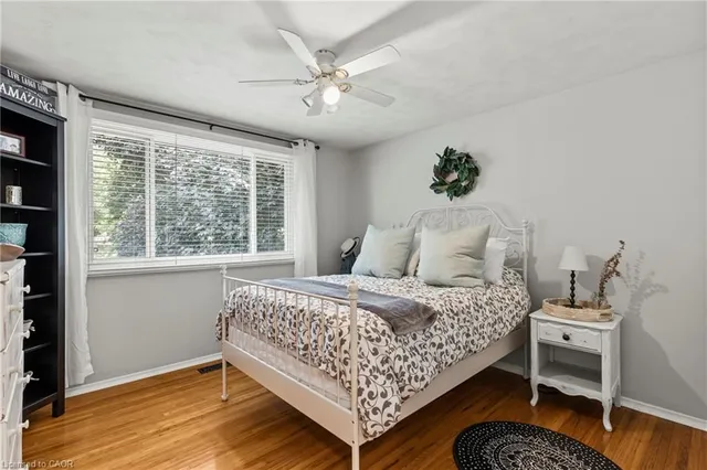 Additional image 18 of 992 Garth St