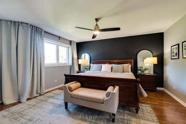 Additional image 25 of 2448 Capilano Cres