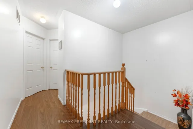 Additional image 27 of 26 Mattari Crt