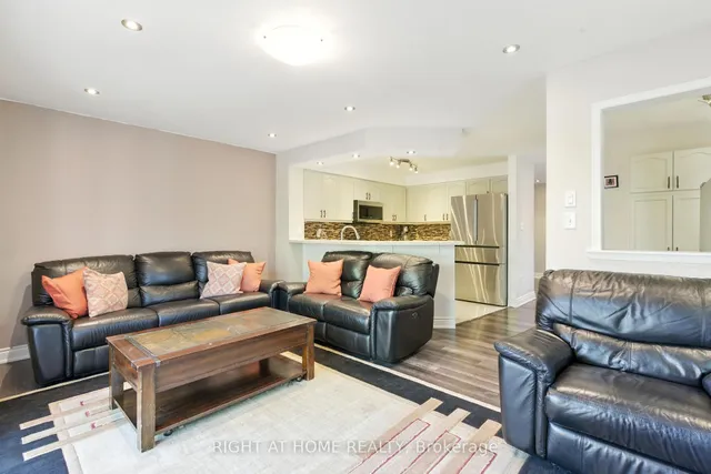 Additional image 8 of 1233 Lamont Cres